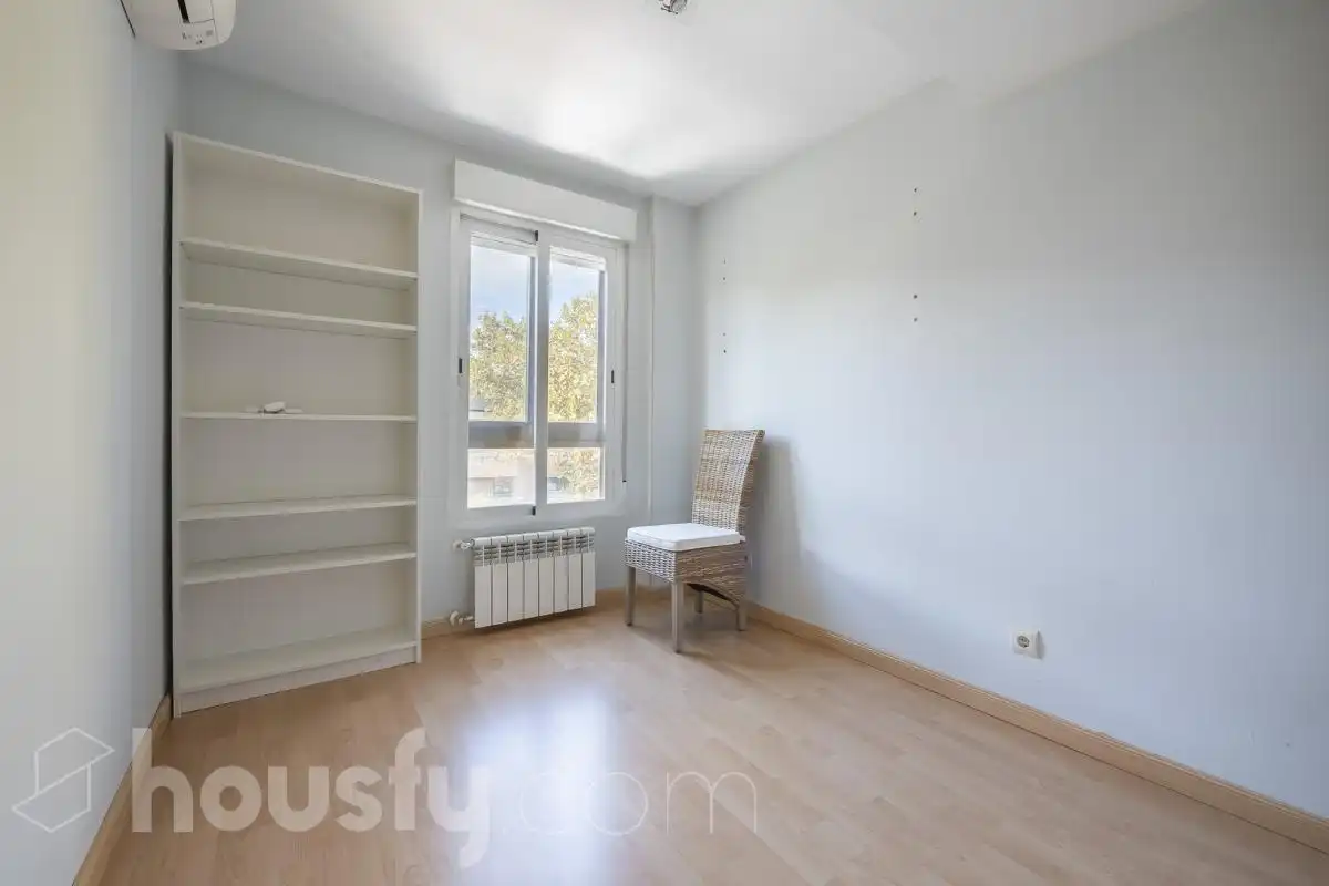 Flat for rent in Avenida de Madrid, Santa Bárbara - La Zaporra