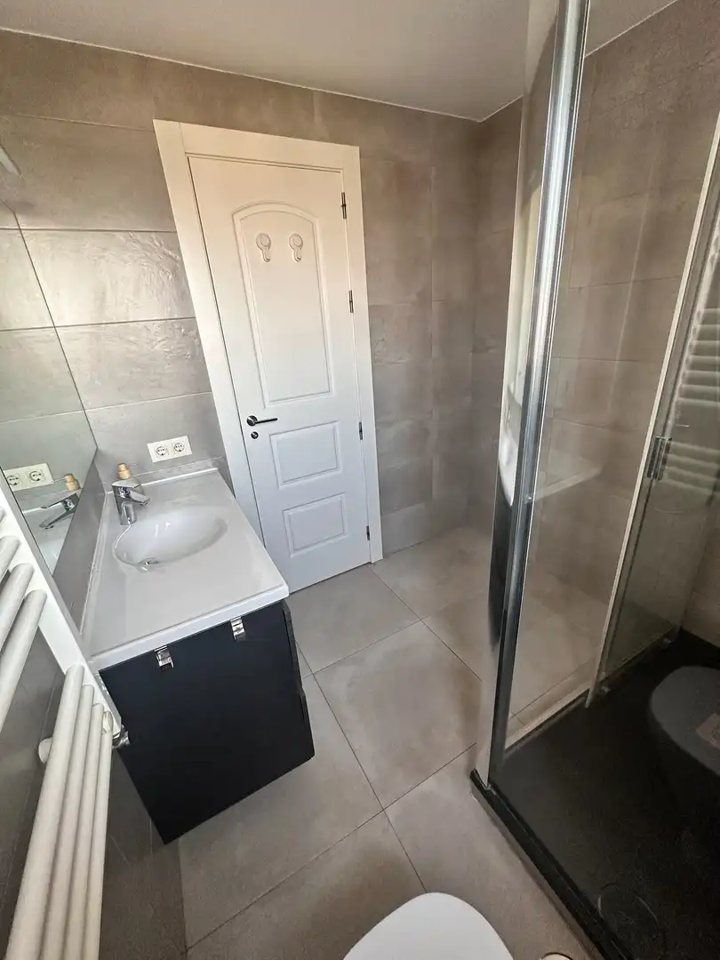 Bathroom of Flat for sale in Madrid  with Air Conditioner, Parquet flooring and Storage room