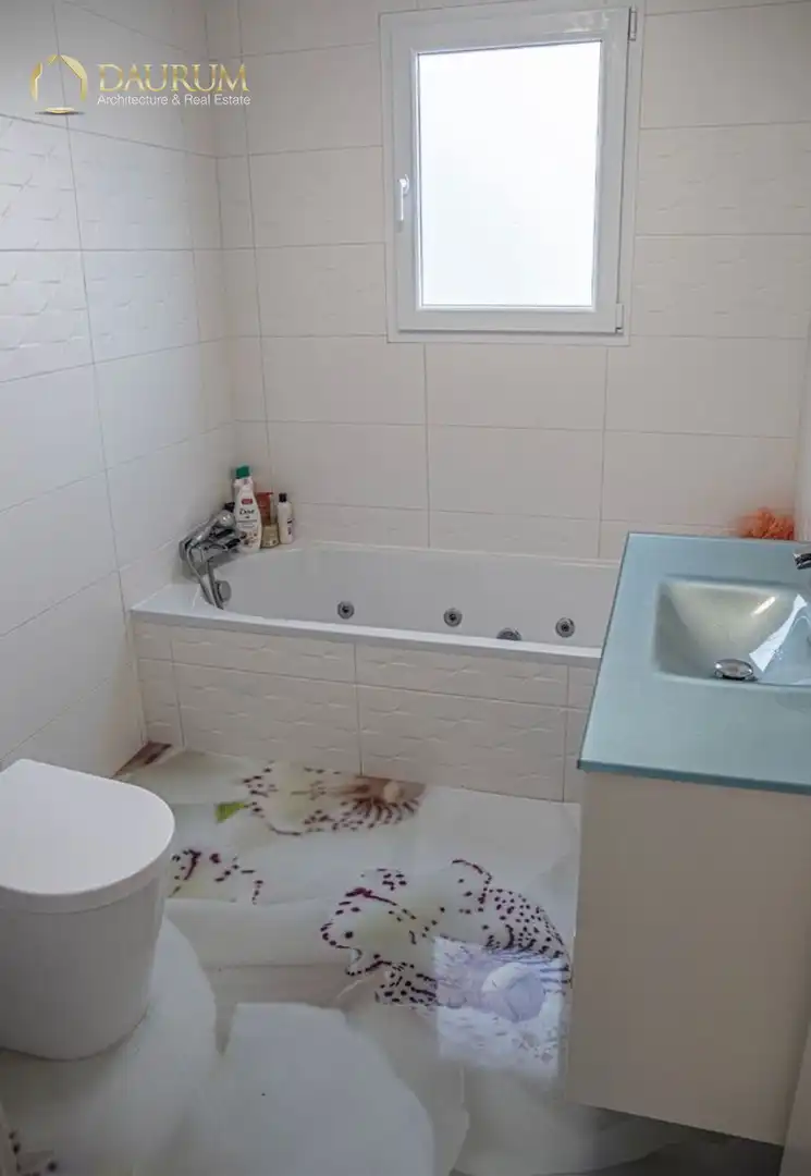 Bany de Casa o xalet en venda en Alicante / Alacant amb Aire condicionat, Calefacció i Terrassa