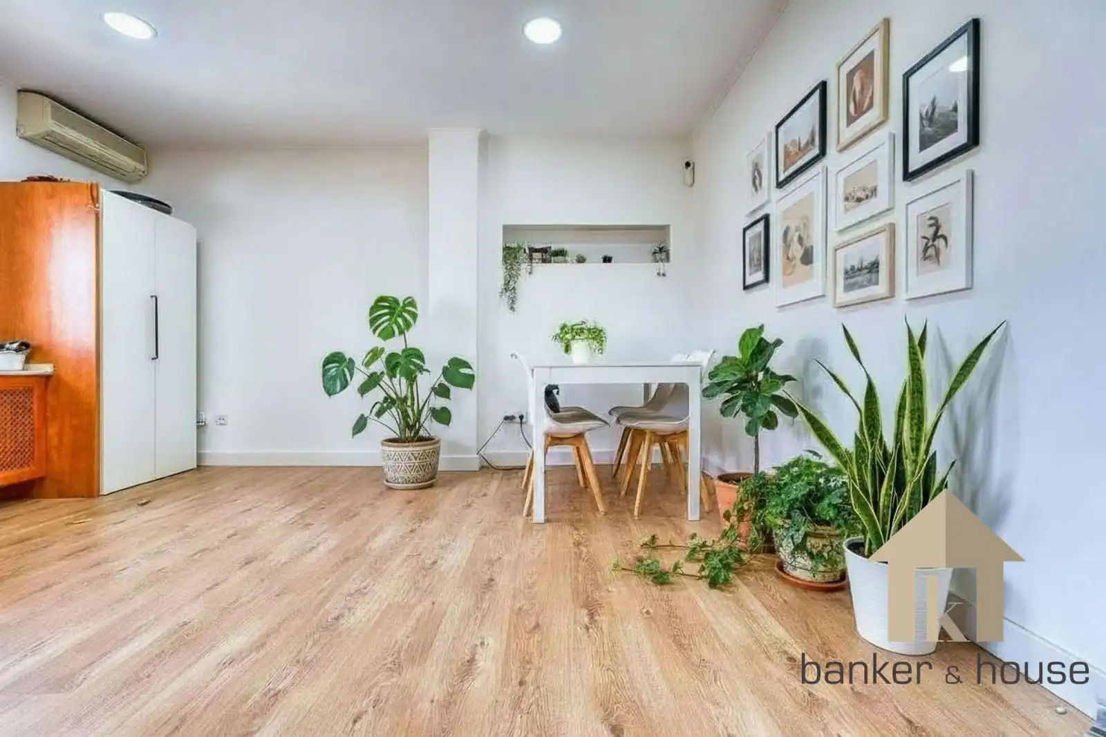 Living room of Detached homes for sale in Cerdanyola del Vallès  with Air Conditioner, Heating and Private garden