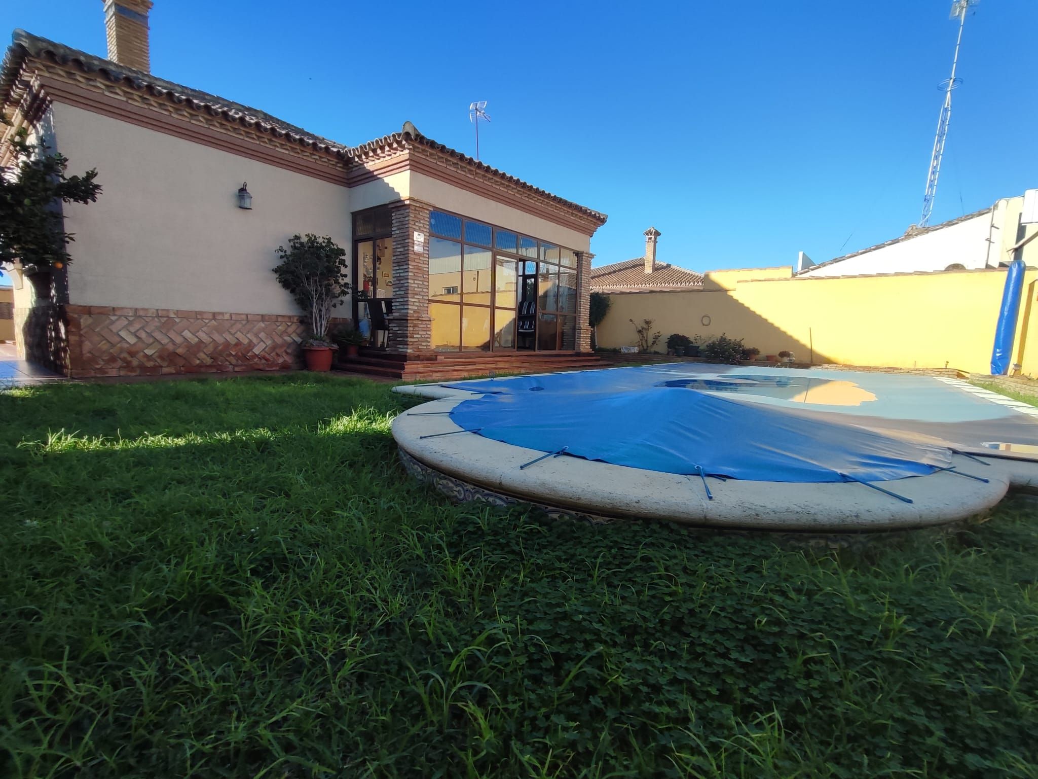 Piscina de Casa o xalet en venda en Chiclana de la Frontera