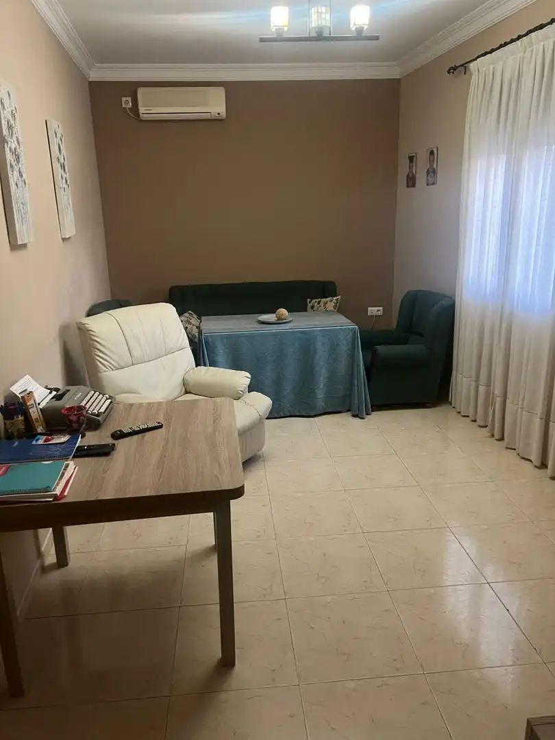 Sala d'estar de Casa o xalet en venda en Martos amb Aire condicionat, Calefacció i Terrassa