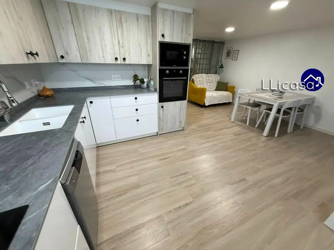 Cocina de Casa adosada en venta en La Pobla de Vallbona con Aire acondicionado, Jardín privado y Terraza