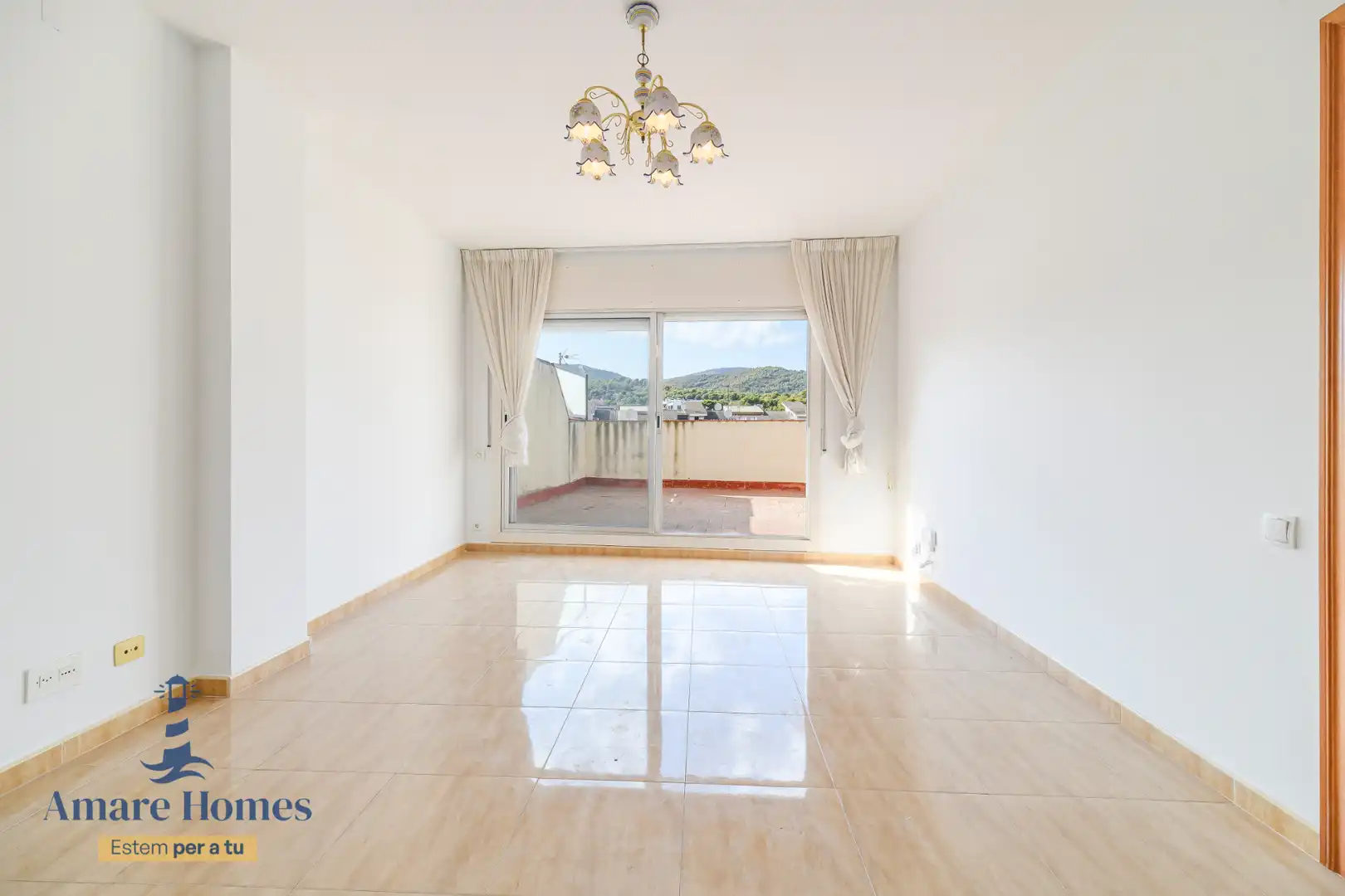 Vista exterior de Ático en venta en Castelldefels con Terraza y Horno