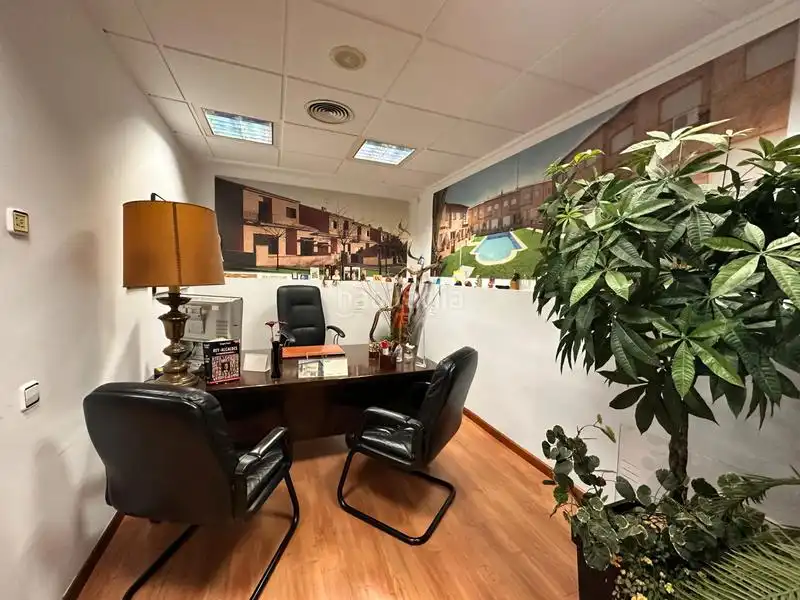 Büro zum Verkauf in Barcelona mit Klimaanlage, Heizung und Möbliert