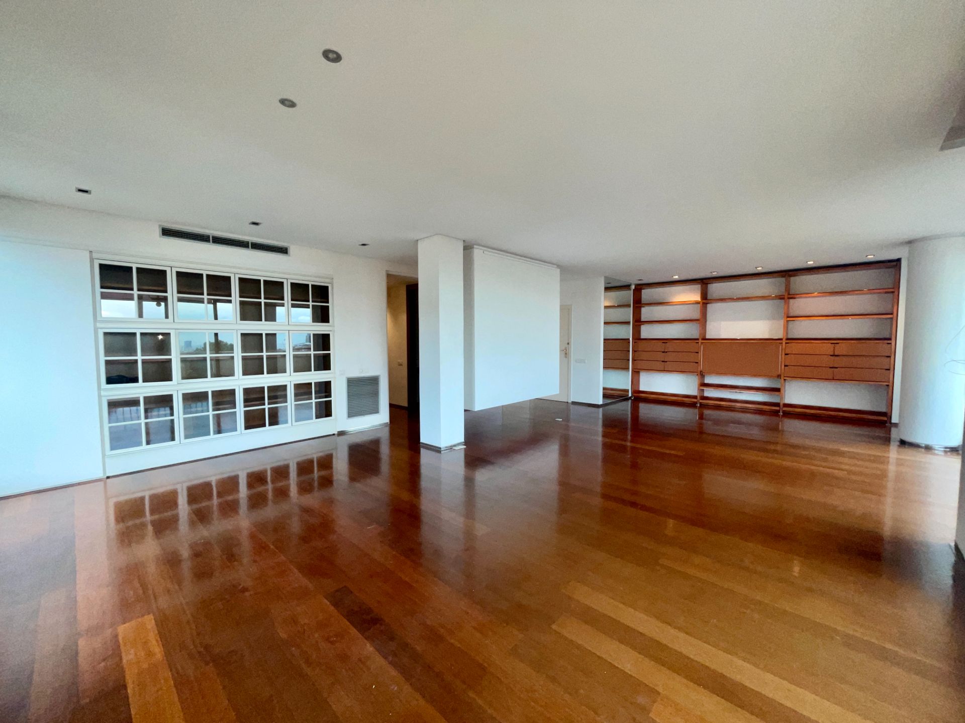 Wohnzimmer von Dachboden zur Miete in  Barcelona Capital mit Klimaanlage, Parkett und Terrasse