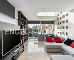 Sala d'estar de Casa o xalet de lloguer en  Barcelona Capital amb Aire condicionat, Calefacció i Jardí privat