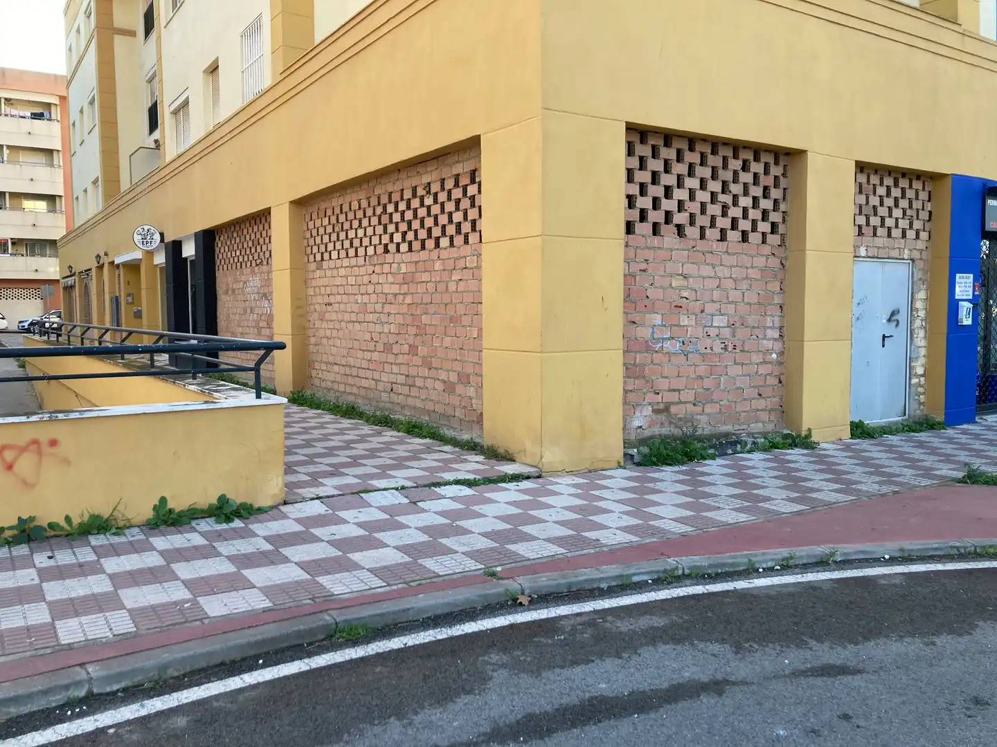 Local comercial en alquiler en Los Barrios