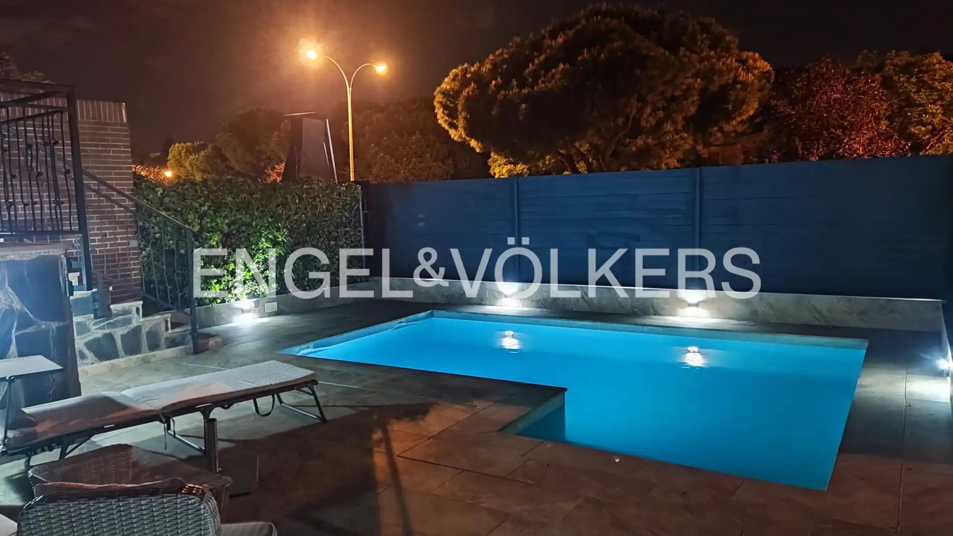 Piscina de Casa adosada en venta en El Naranjo