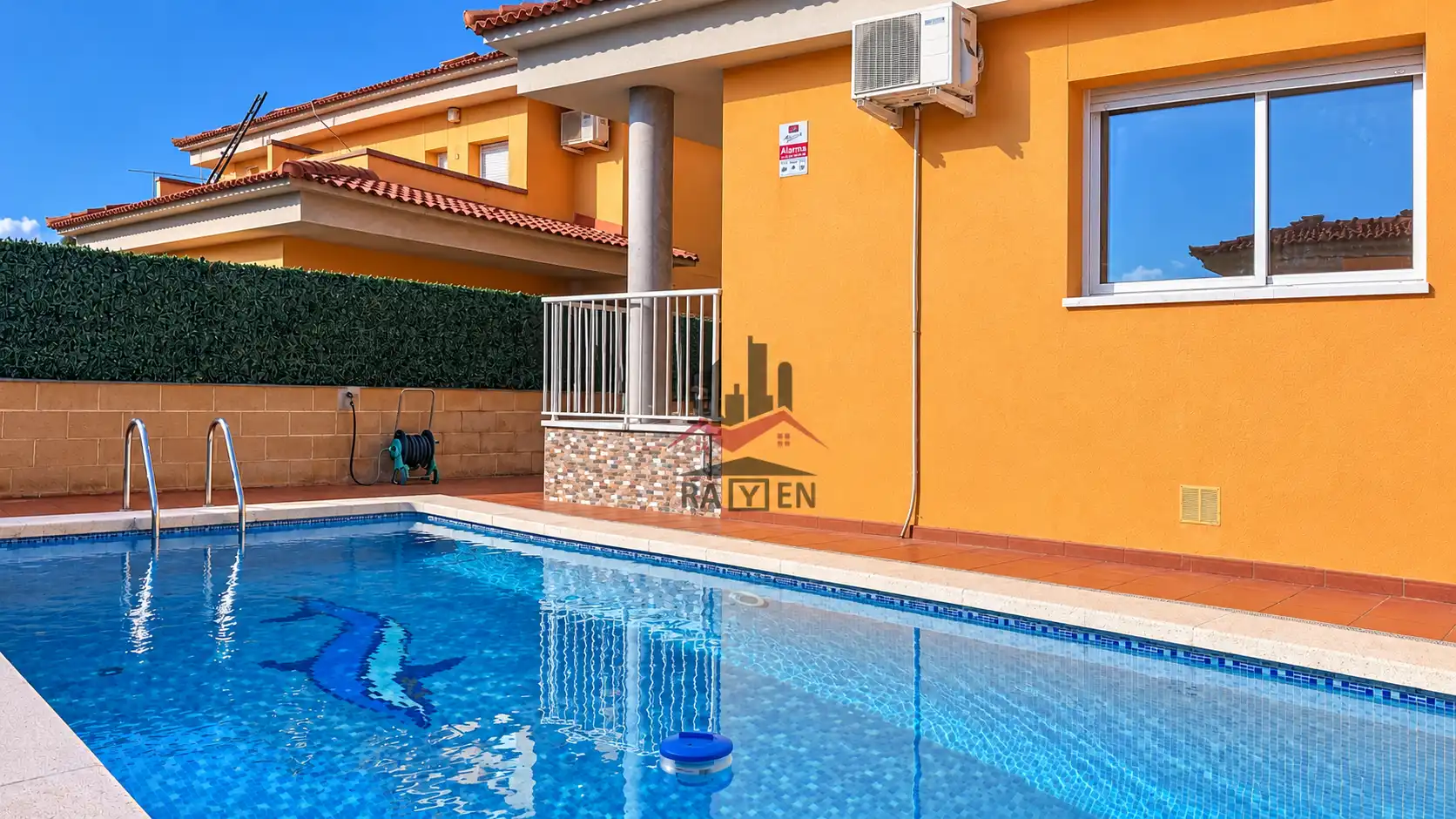 Piscina de Casa adosada en venta en Vilafant con Calefacción, Jardín privado y Terraza