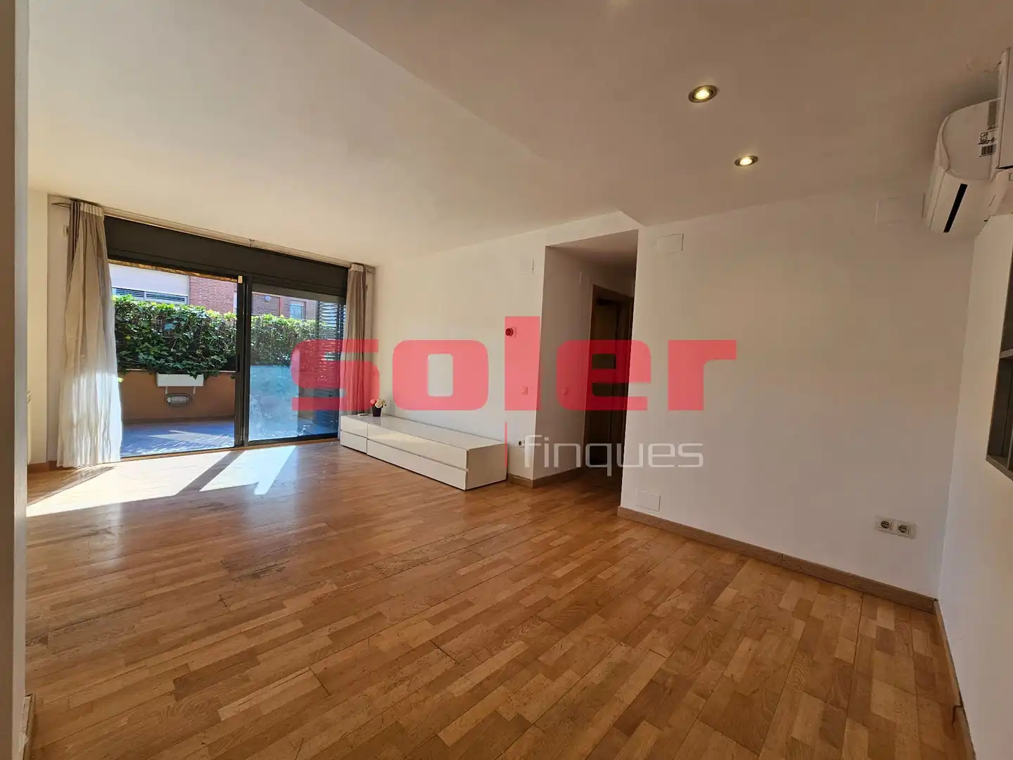 Planta baja en venta en Mira-sol