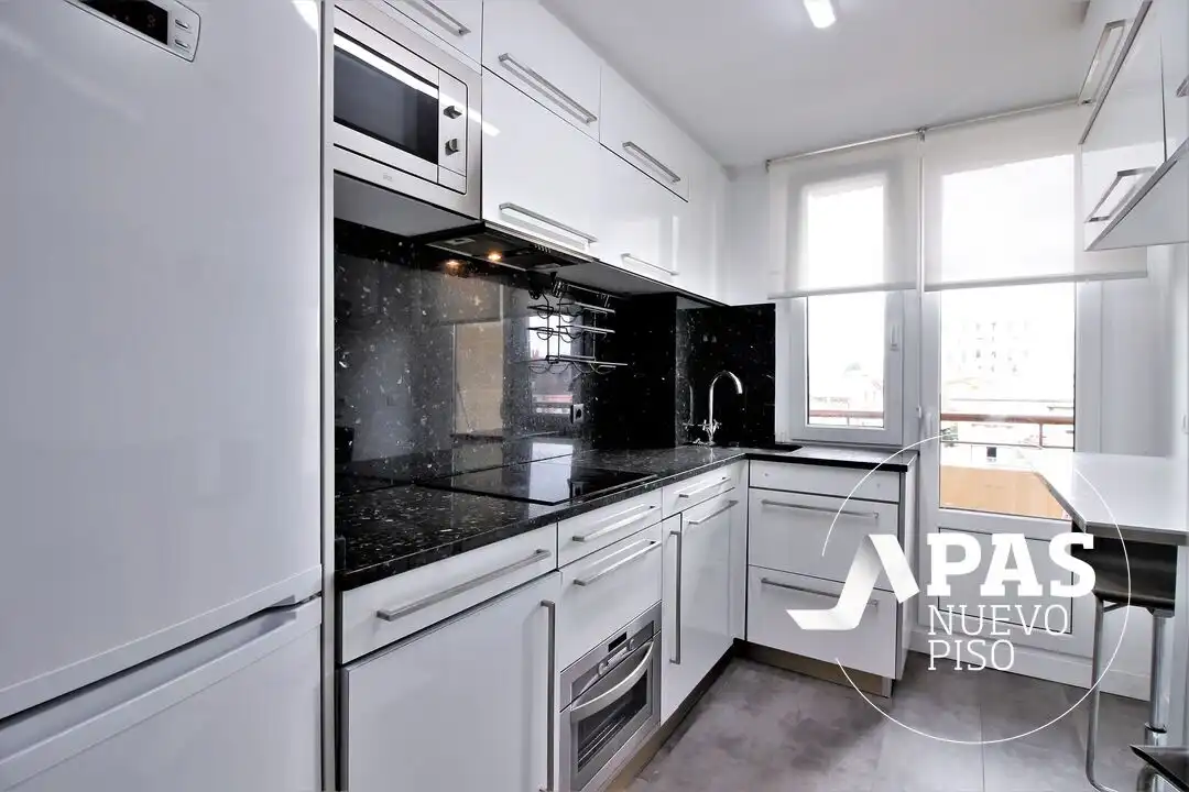 Cocina de Piso en venta en Santander con Aire acondicionado, Calefacción y Jardín privado