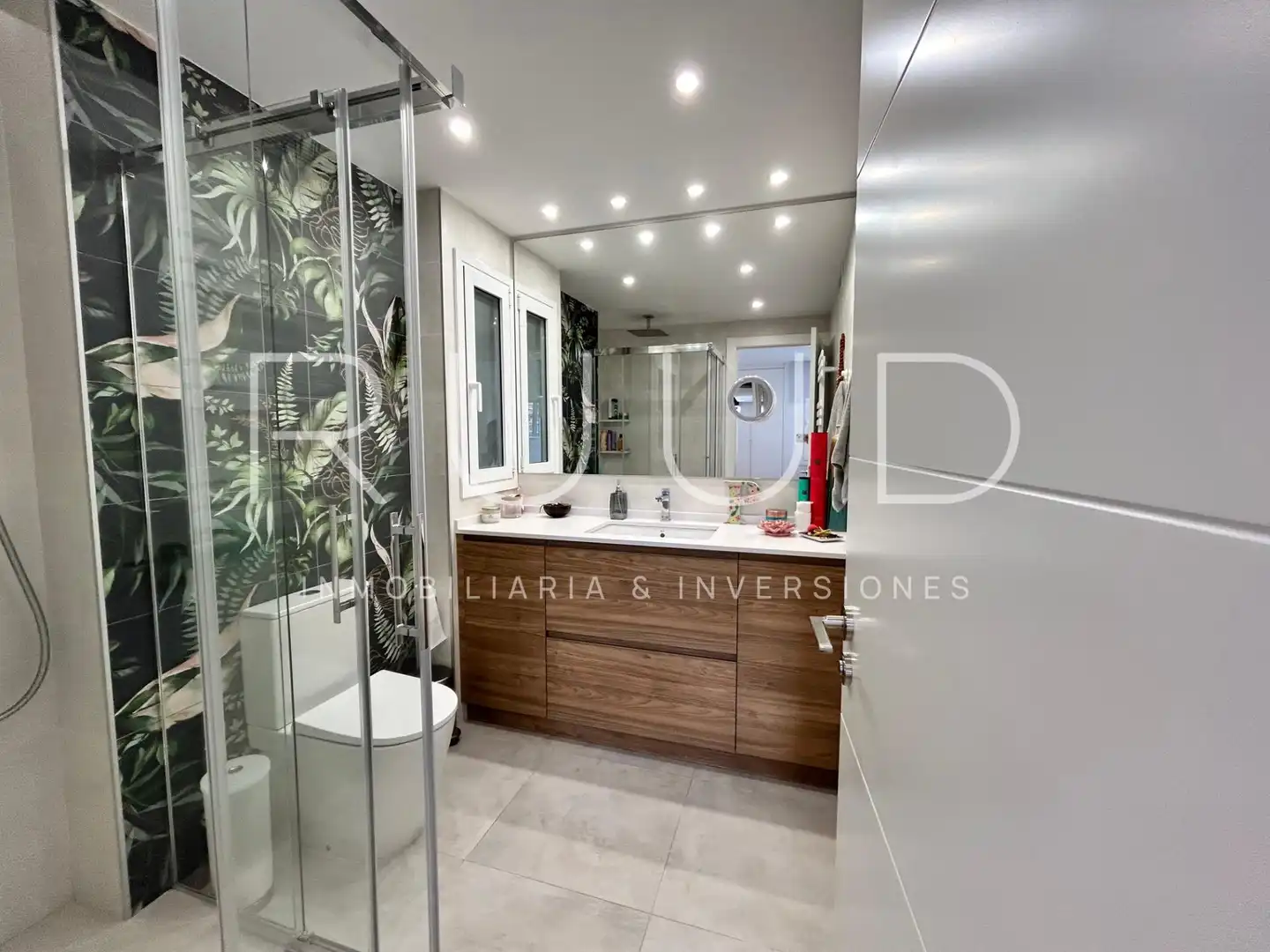 Baño de Piso de alquiler en Barcelona con Aire acondicionado, Calefacción y Parquet