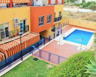 Piscina de Planta baixa en venda en Rincón de la Victoria amb Aire condicionat i Terrassa