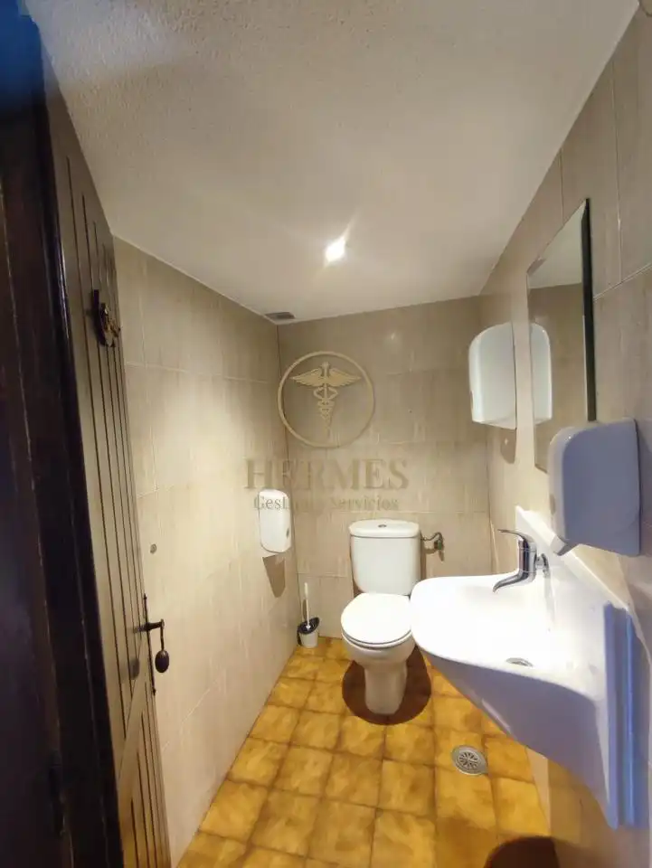 Local comercial en traspàs a Tui, imagen 16