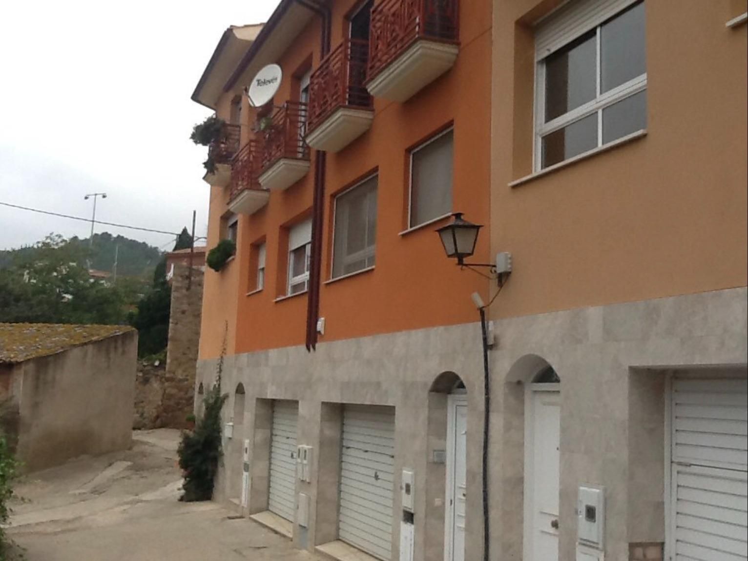 Vista exterior de Casa adosada en venda en Duesaigües amb Terrassa i Balcó