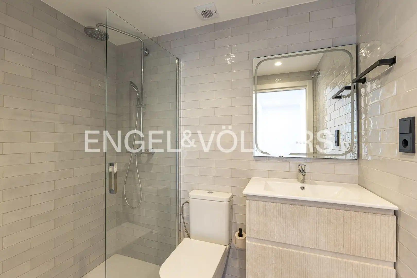 Bathroom of Flat for rent in Vilanova i la Geltrú  with Air Conditioner, Heating and Terrace
