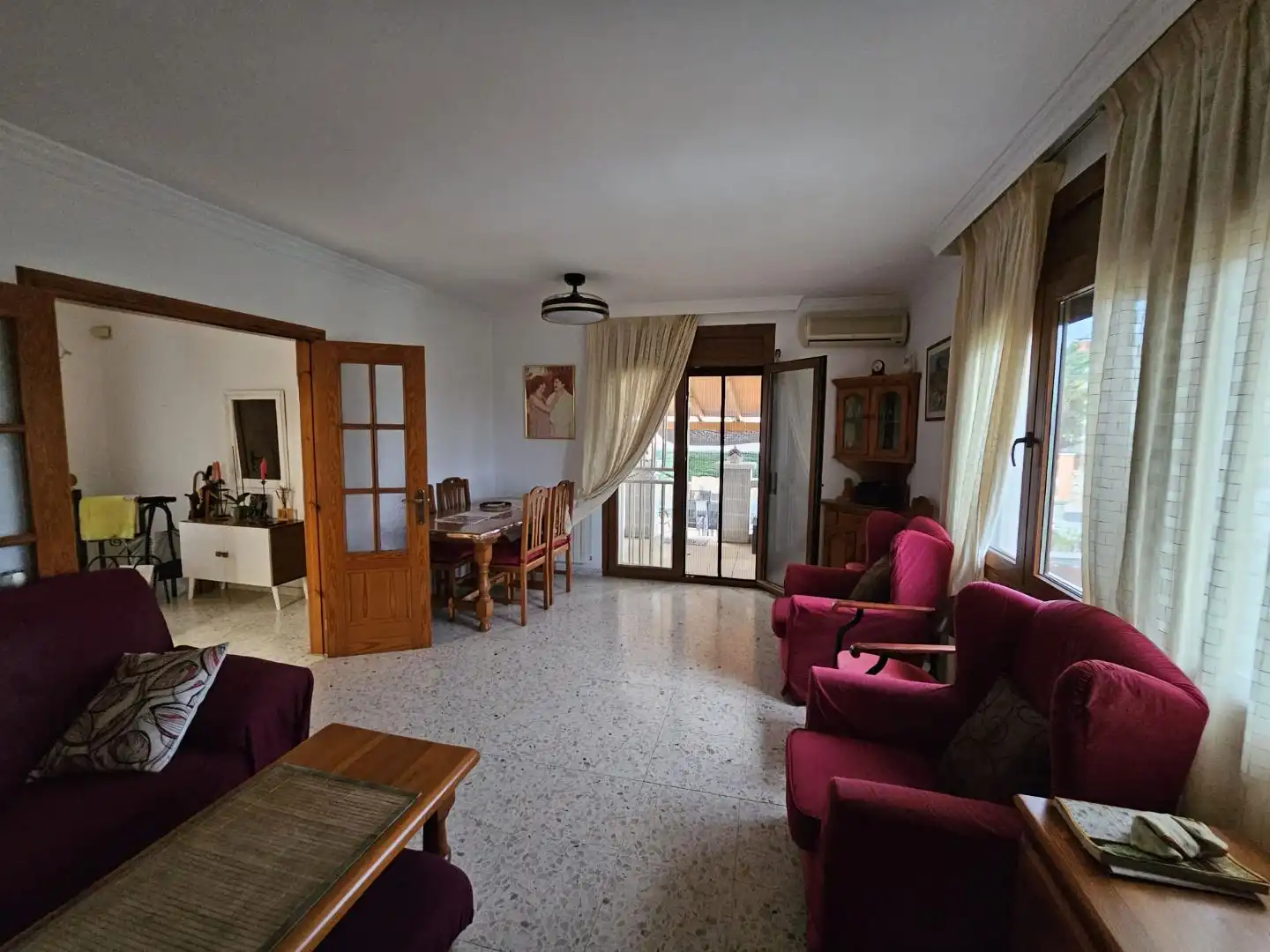 Sala de estar de Casa o chalet en venta en Lliçà d'Amunt con Aire acondicionado, Calefacción y Jardín privado