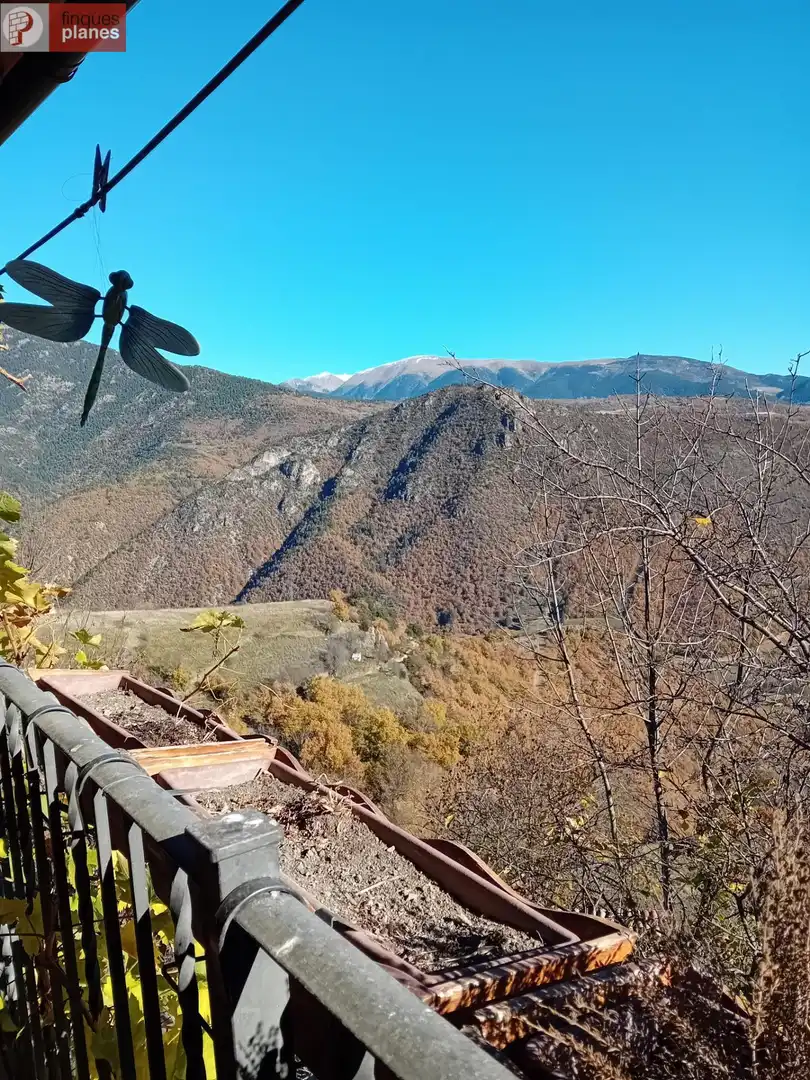 Vista exterior de Finca rústica en venda en El Pont de Bar amb Calefacció, Jardí privat i Terrassa