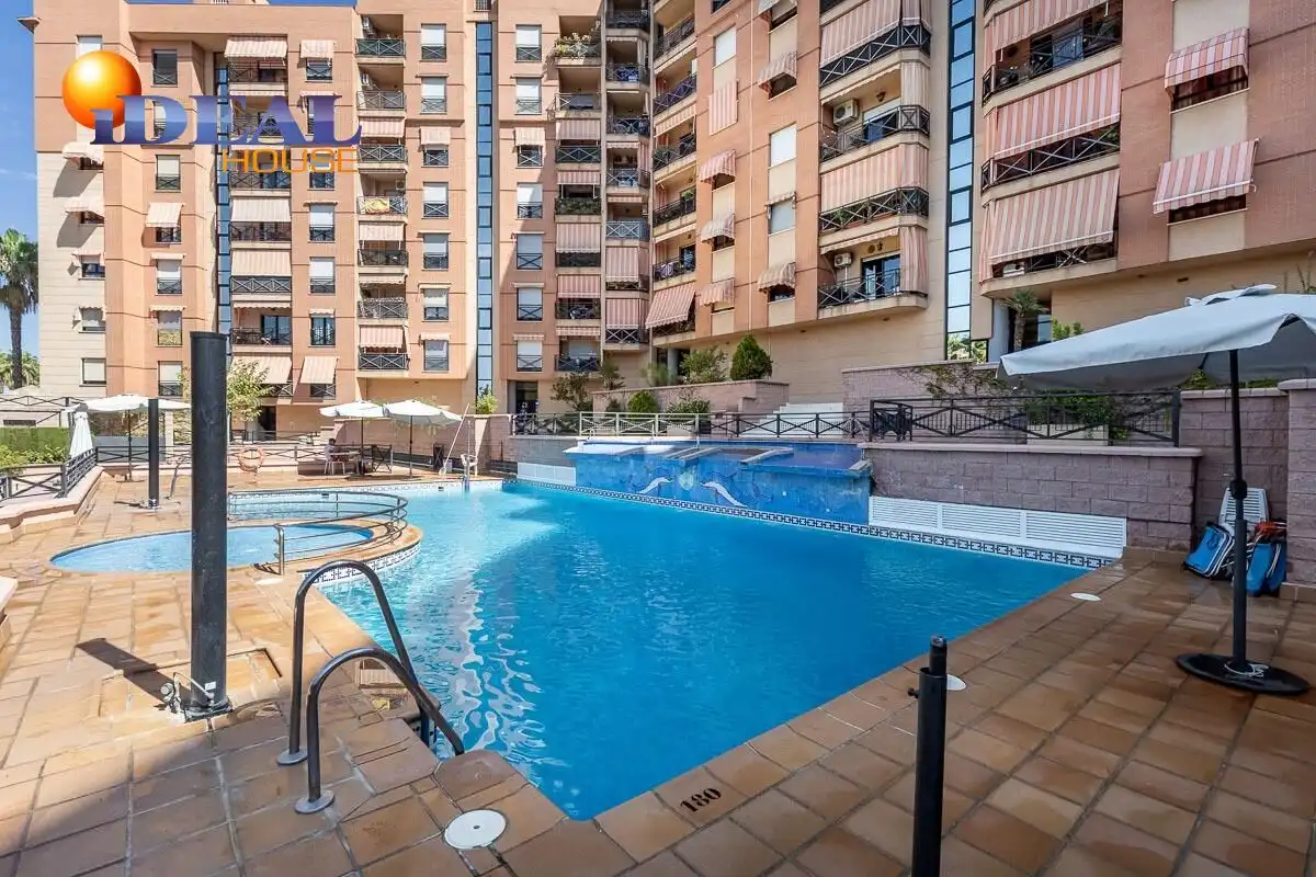 Rez-de-chaussée avec piscine à vendre à Calle PDTA RAFAEL GAGO PALOMO 9, imagen 2