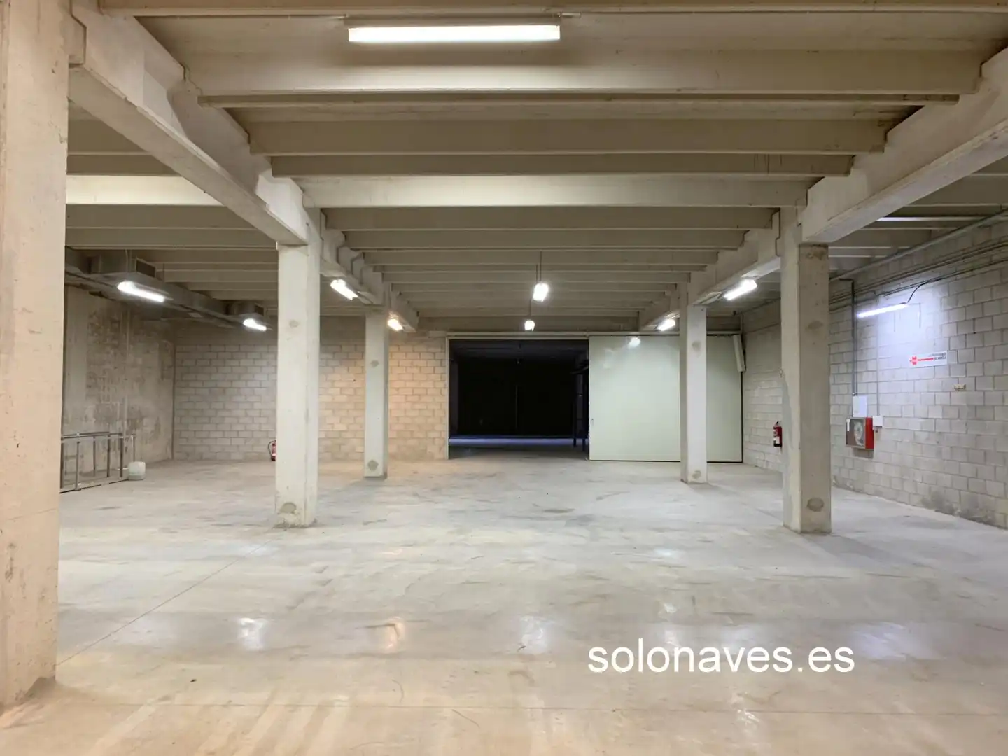 Nau industrial de lloguer en Zaragoza