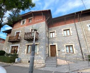 Vista exterior de Casa o xalet en venda en Vitoria - Gasteiz amb Calefacció i Jardí privat