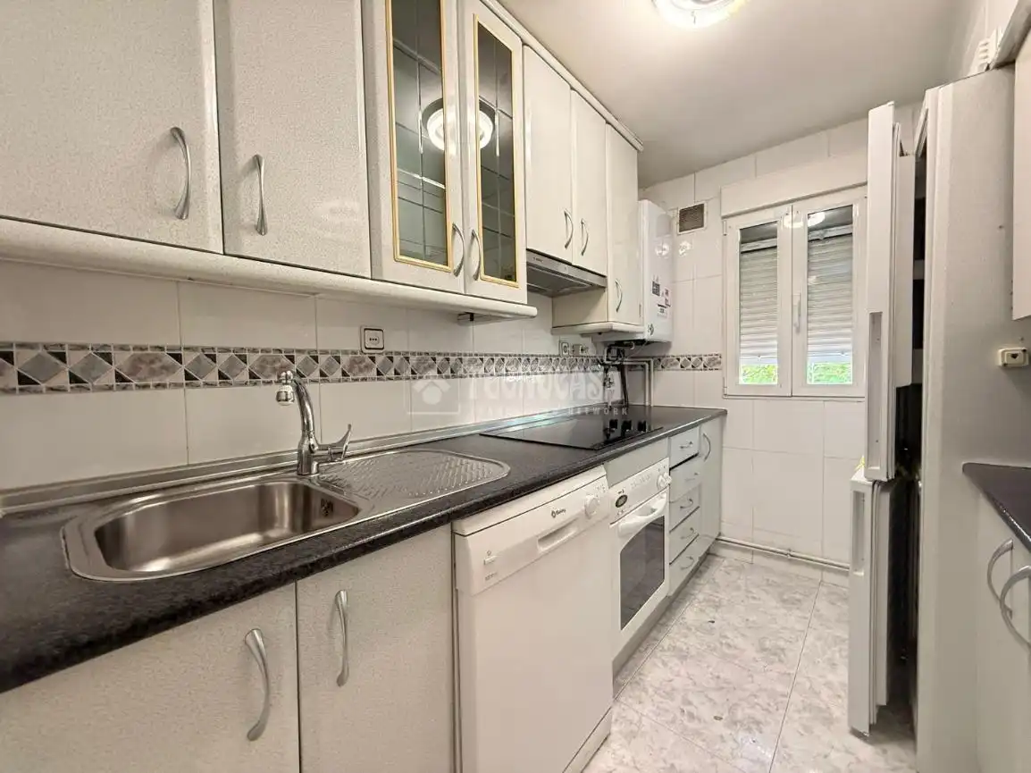 Kitchen of Flat for sale in Madrid