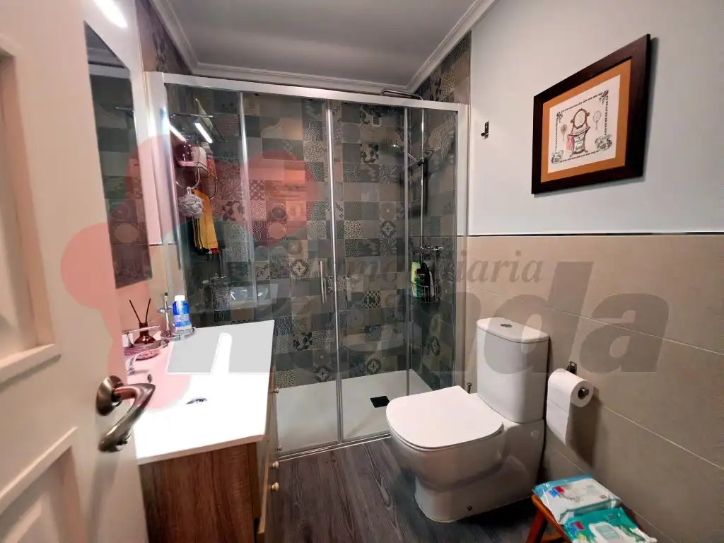 Baño de Piso en venta en Lugo con Amueblado