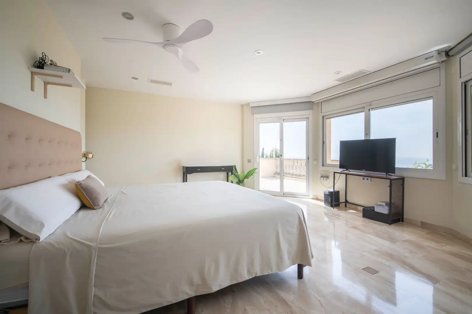 Habitación de Casa o chalet en venta en Alella con Aire acondicionado, Calefacción y Jardín privado
