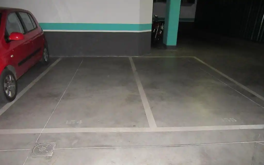 Parkplatz von Garage zum Verkauf in Madrid