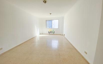 Living room of Flat for sale in  Santa Cruz de Tenerife Capital  with Storage room