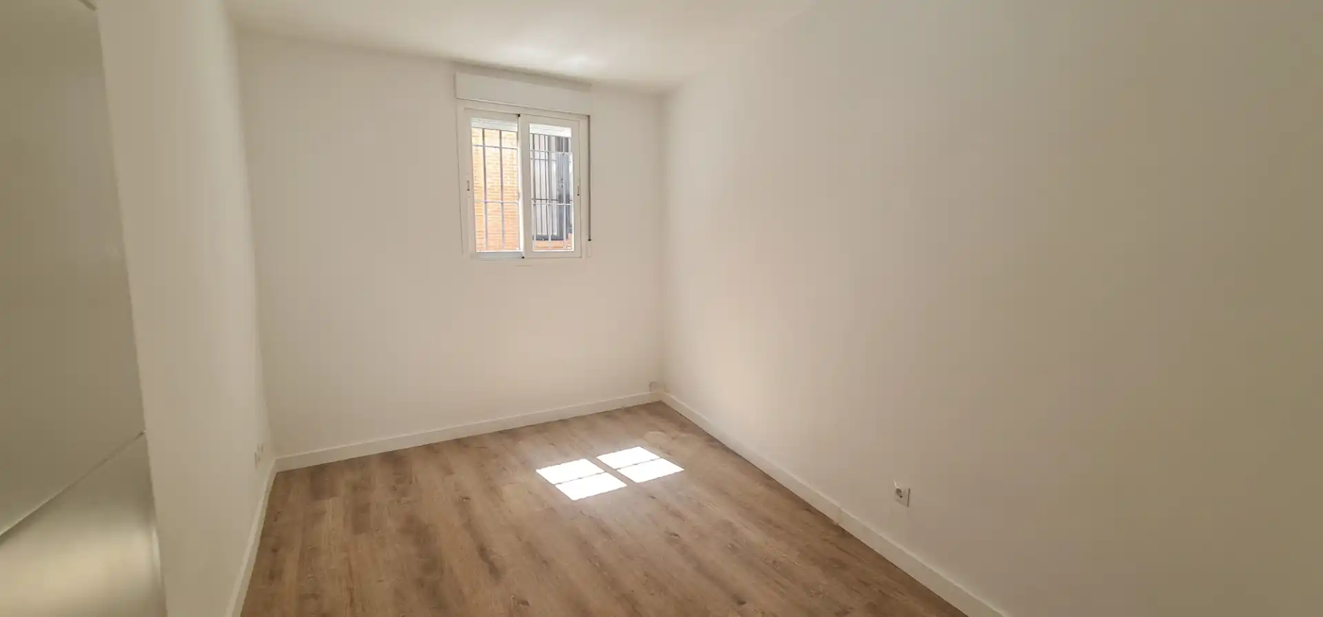 Bedroom of Flat for sale in Madrid  with Air Conditioner and Heating