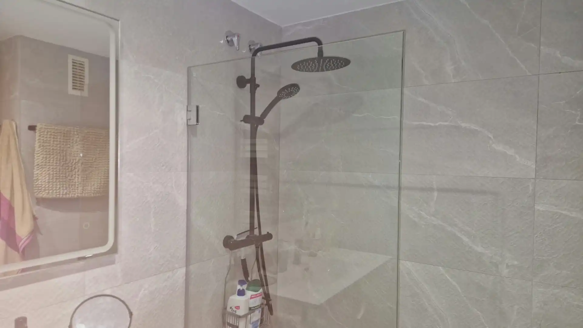 Badezimmer von Wohnung zur Miete in Zaragoza mit Heizung, Parkett und Terrasse