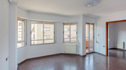 Foto 2 de Piso en venta en C/ Cora Raga, Barrio de Benicalap, Valencia