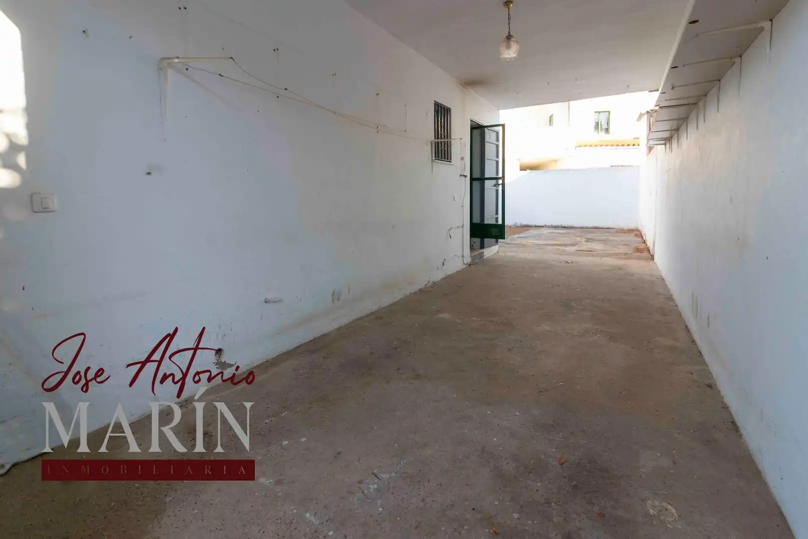 Exterior view of Houses for sale in Valdelacalzada