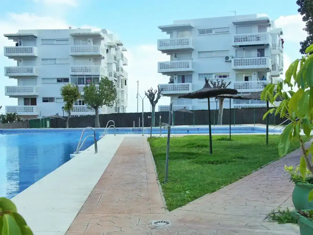 Piscina de Pis en venda en Estepona amb Aire condicionat, Parquet i Piscina