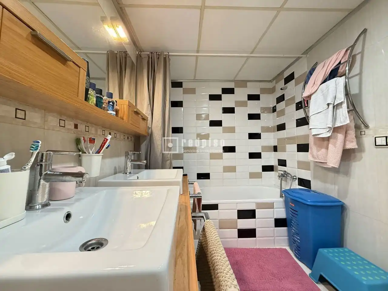 Baño de Piso en venta en Málaga con Aire acondicionado, Calefacción y Jardín privado
