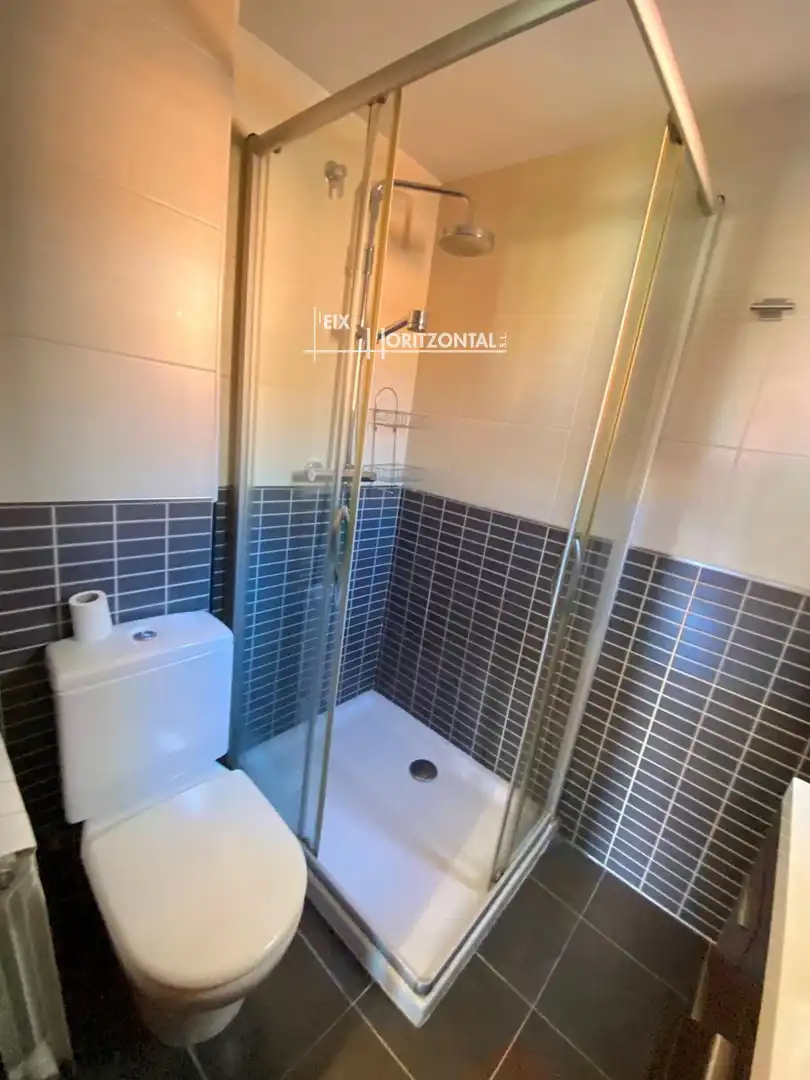 Bathroom of Attic for rent in Sabadell  with Air Conditioner, Heating and Terrace