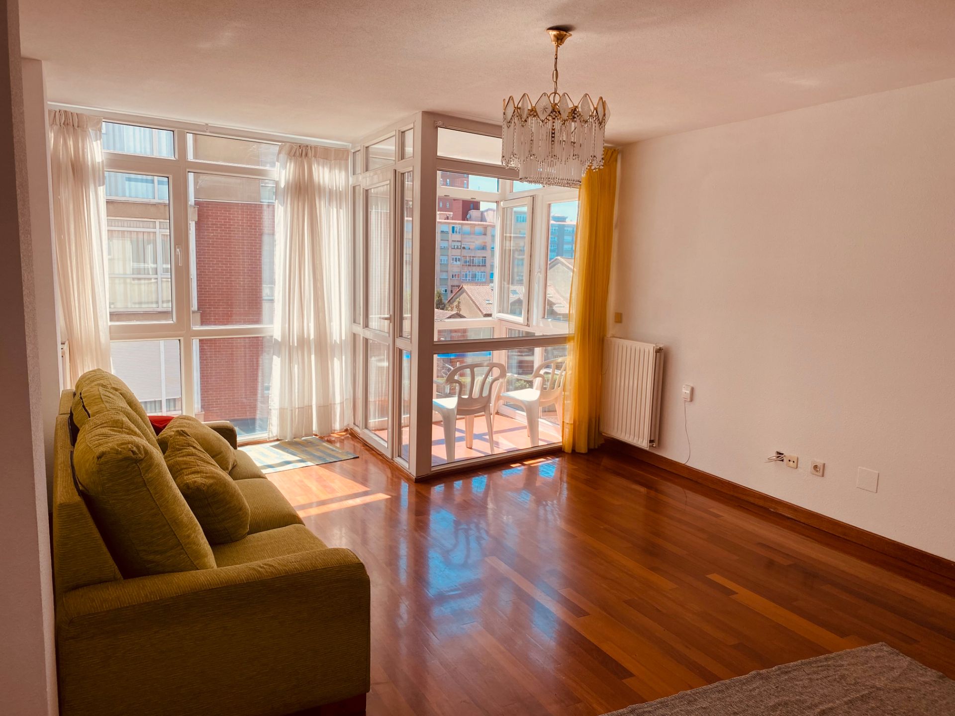 Sala d'estar de Pis en venda en Camargo amb Calefacció, Parquet i Terrassa