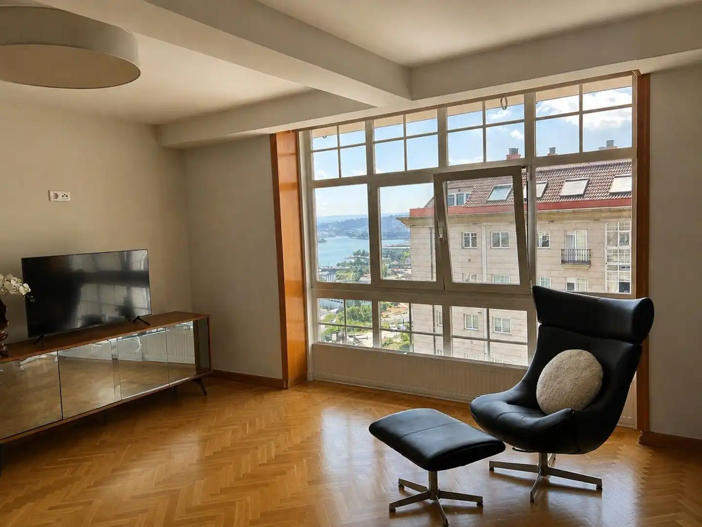 Sala d'estar de Dúplex en venda en A Coruña Capital  amb Aire condicionat, Calefacció i Piscina comunitària