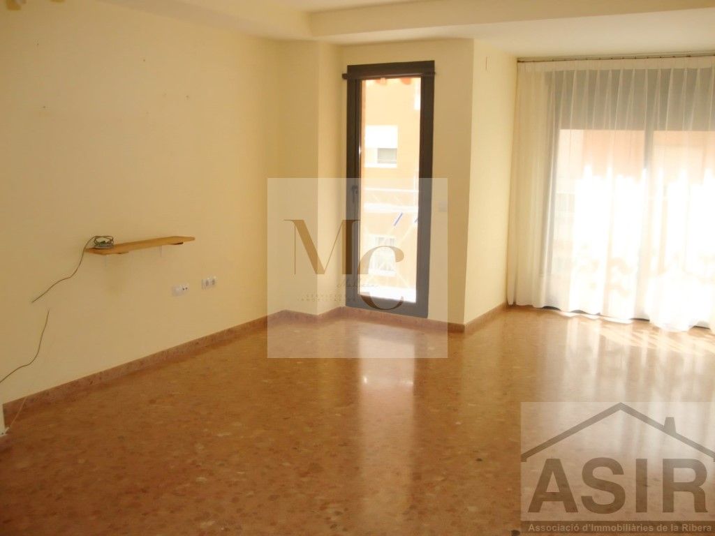 Flat for sale in Sollana  with Air Conditioner and Balcony