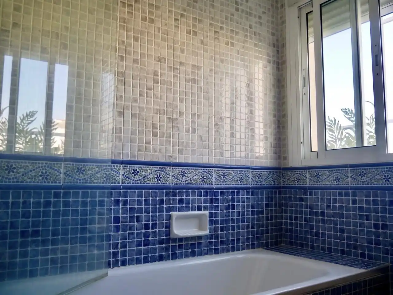 Bathroom of Flat for sale in La Rinconada  with Air Conditioner, Parquet flooring and Terrace