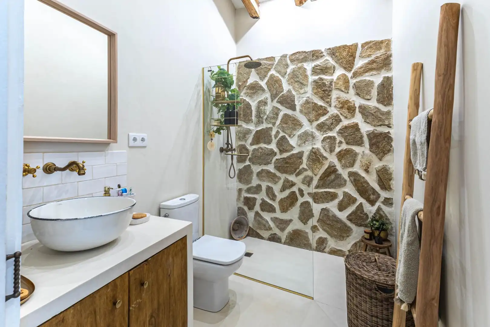 Bathroom of Houses for sale in Molins de Rei  with Air Conditioner, Heating and Parquet flooring
