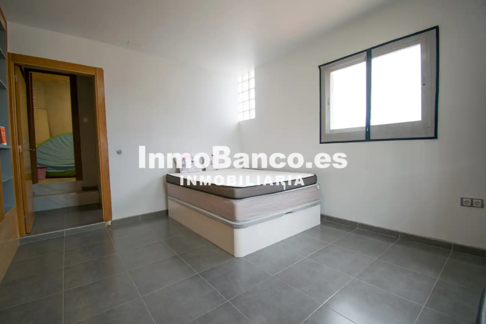 Casa o chalet en venta en Chiva con Jardín privado, Parquet y Terraza