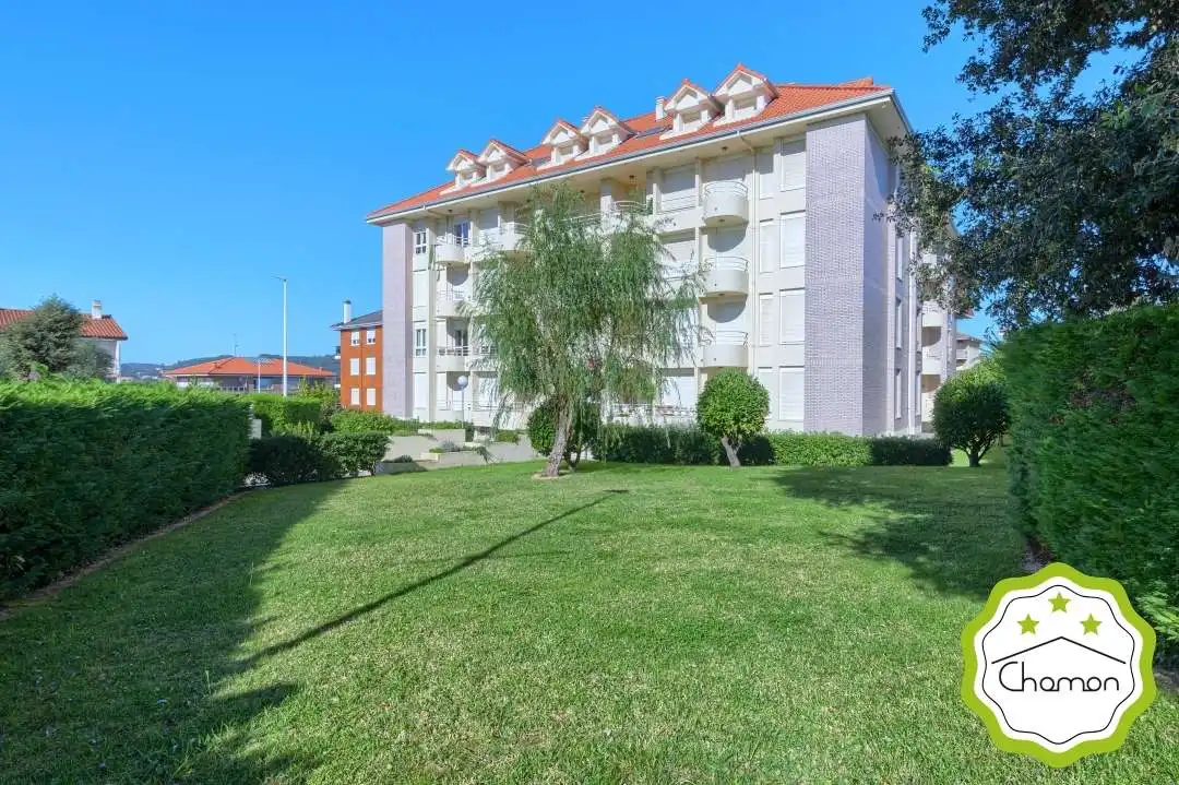 Außenansicht von Wohnung zur Miete in Noja mit Heizung, Privatgarten und Terrasse