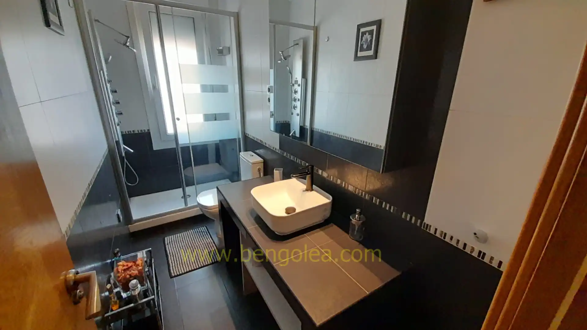 Baño de Piso en venta en Barakaldo  con Calefacción y Amueblado