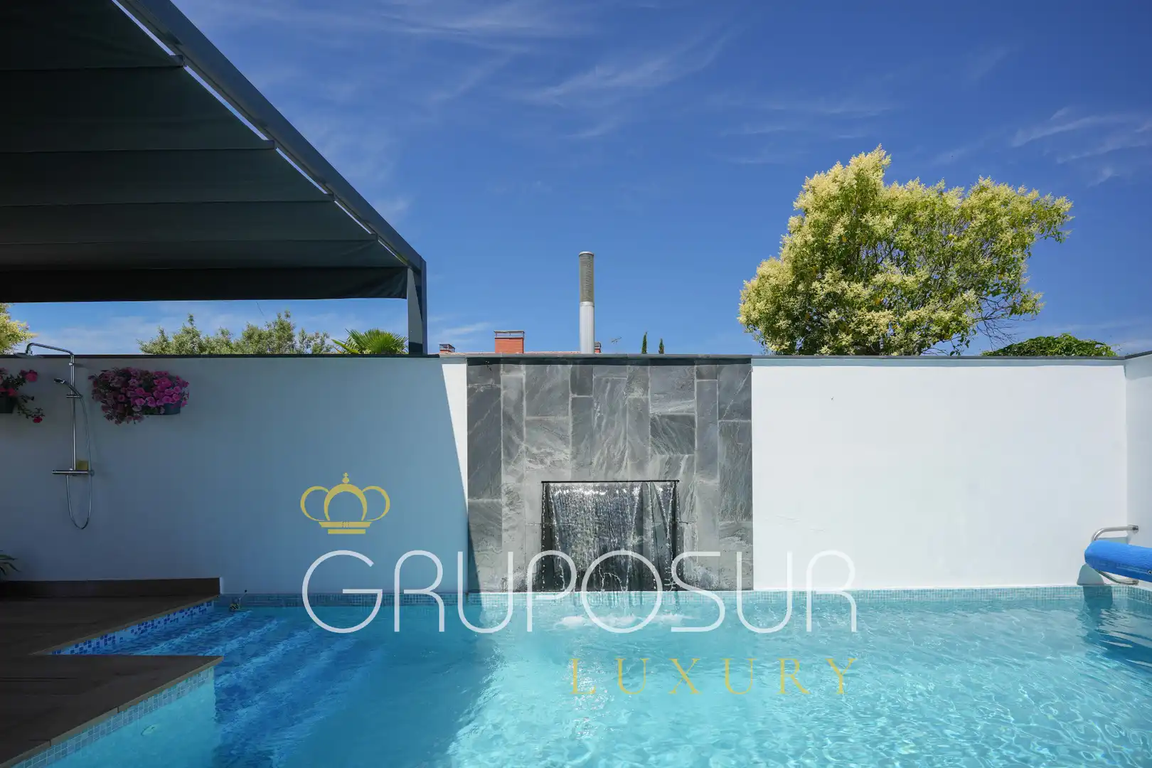 Piscina de Casa o chalet en venta en Valladolid con Aire acondicionado, Calefacción y Jardín privado