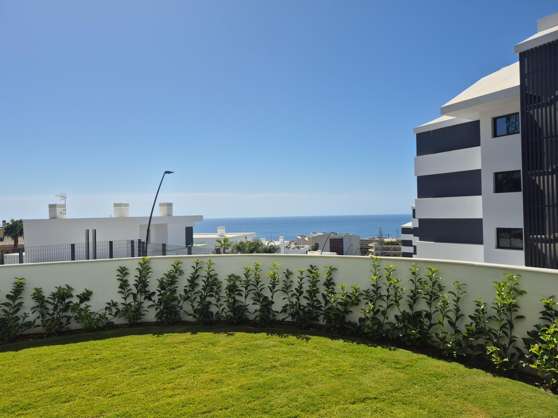 Vista exterior de Planta baja en venta en Fuengirola con Aire acondicionado, Calefacción y Terraza