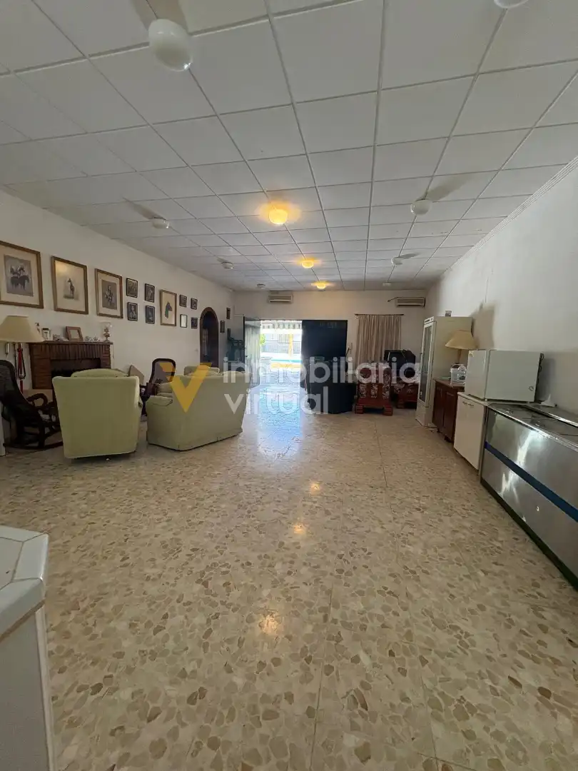 Casa o chalet en venta en Lucena con Aire acondicionado, Piscina y Amueblado