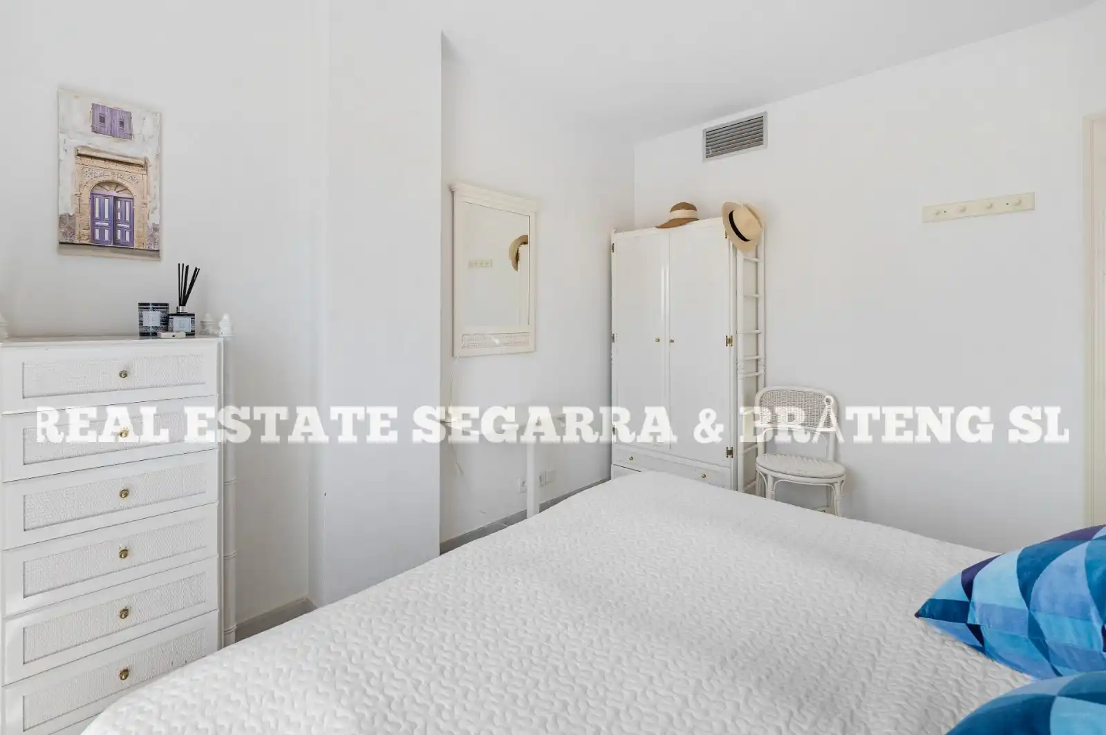 Bedroom of Apartments for sale in Marbella  with Air Conditioner, Terrace and Furnished